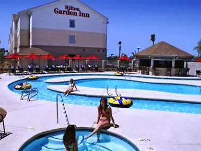 Hilton Garden Airport 3*