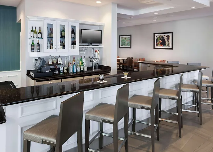 Hilton Garden Airport Hotel 3*