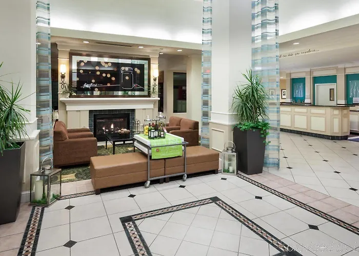 Hilton Garden Airport Hotel 3*