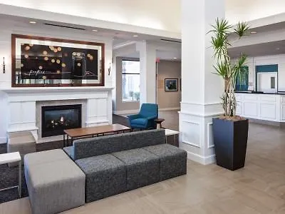 Hilton Garden Airport Hotel 3*